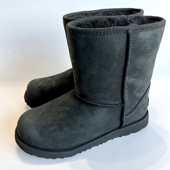 Waterproof Uggs UGG CASON WATERPROOF LINED LEATHER BOOT DARK